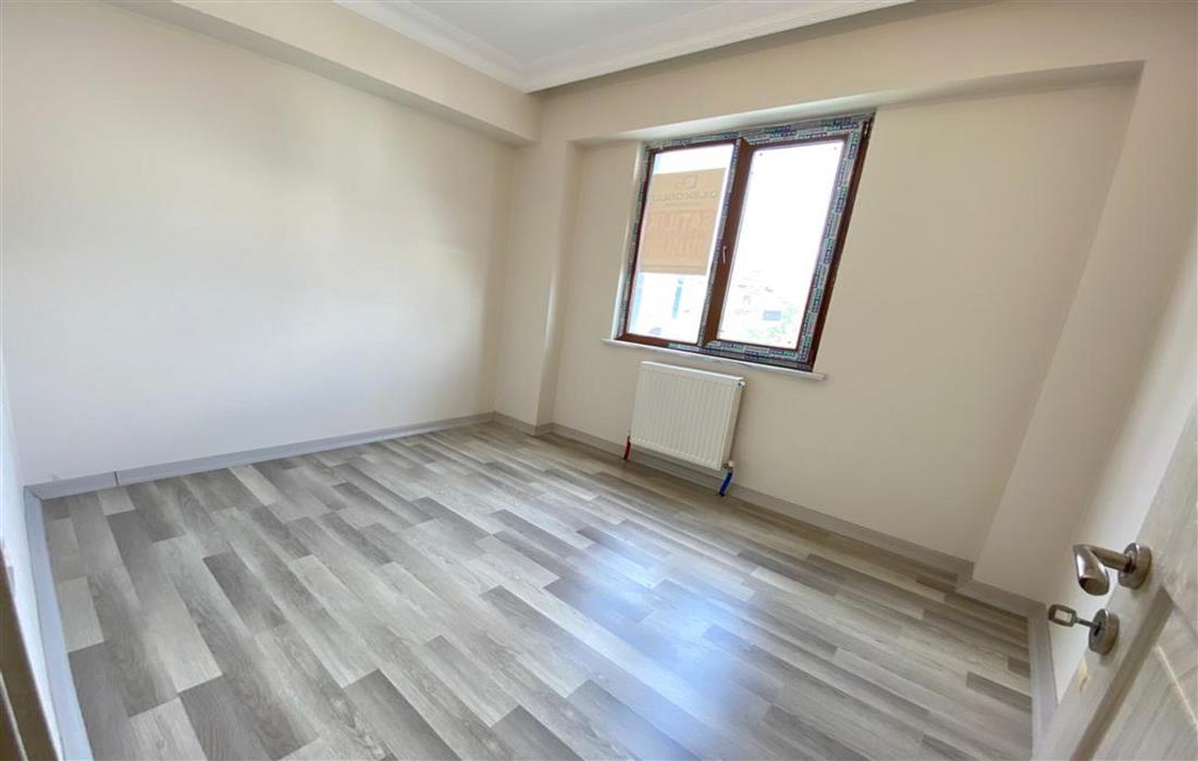 BAĞCILAR GÖZTEPE SİTE İÇİ OTOPARKLI 3+1 SATILIK DAİRE